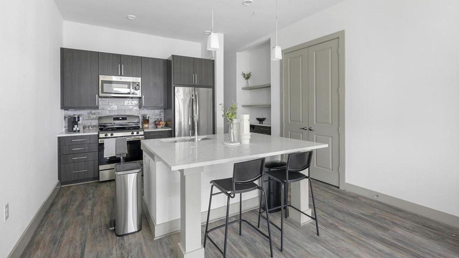 Landing - Modern Apartment With Amazing Amenities Χιούστον Εξωτερικό φωτογραφία